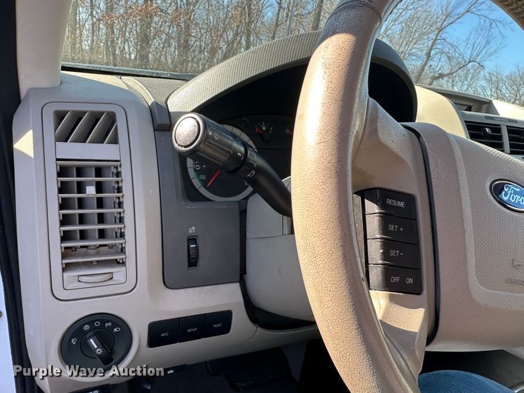 image for item DR6055 2009 Ford Escape Hybrid  SUV