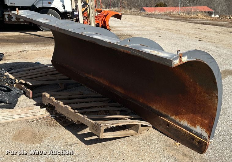 image for item DR6057 2008 International 7300  dump truck