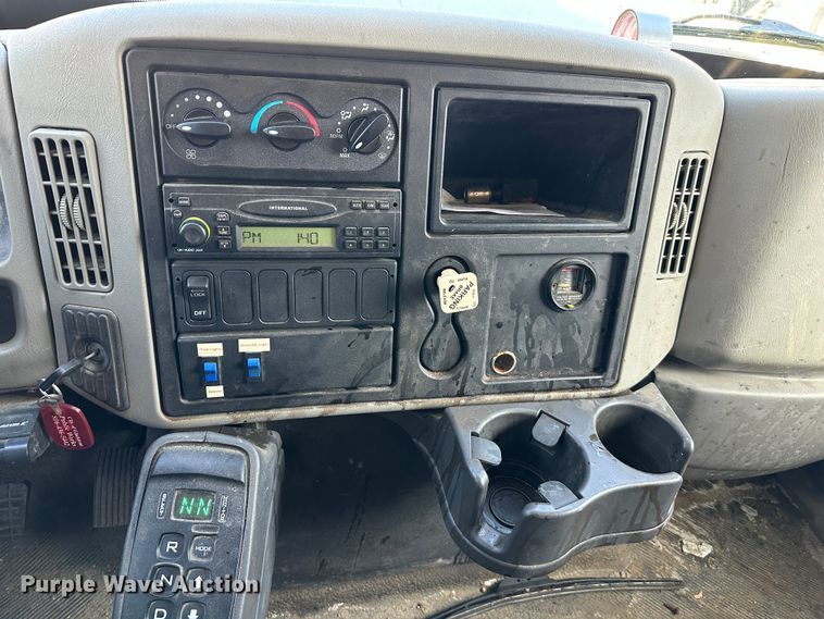 image for item DR6057 2008 International 7300  dump truck