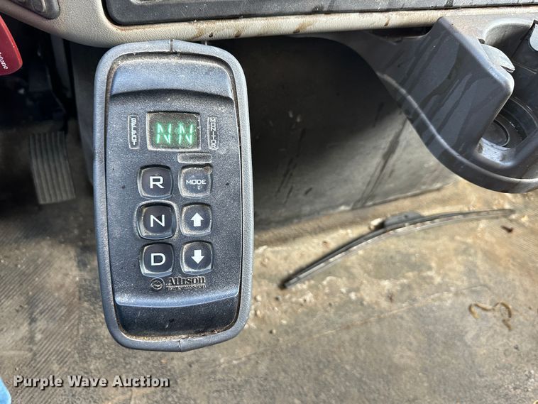 image for item DR6057 2008 International 7300  dump truck