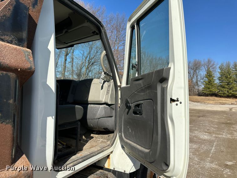 image for item DR6057 2008 International 7300  dump truck