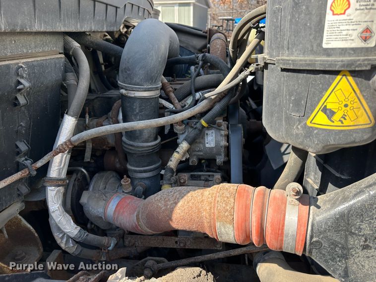 image for item DR6057 2008 International 7300  dump truck