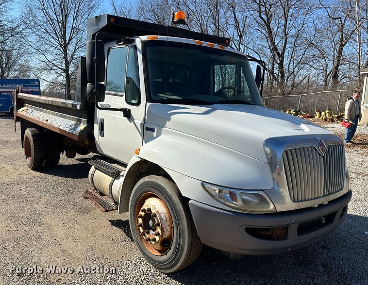 image for item DR6058 2012 International DuraStar 4300  dump truck