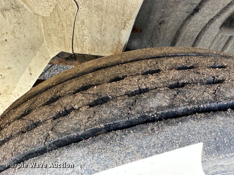 image for item DR6058 2012 International DuraStar 4300  dump truck