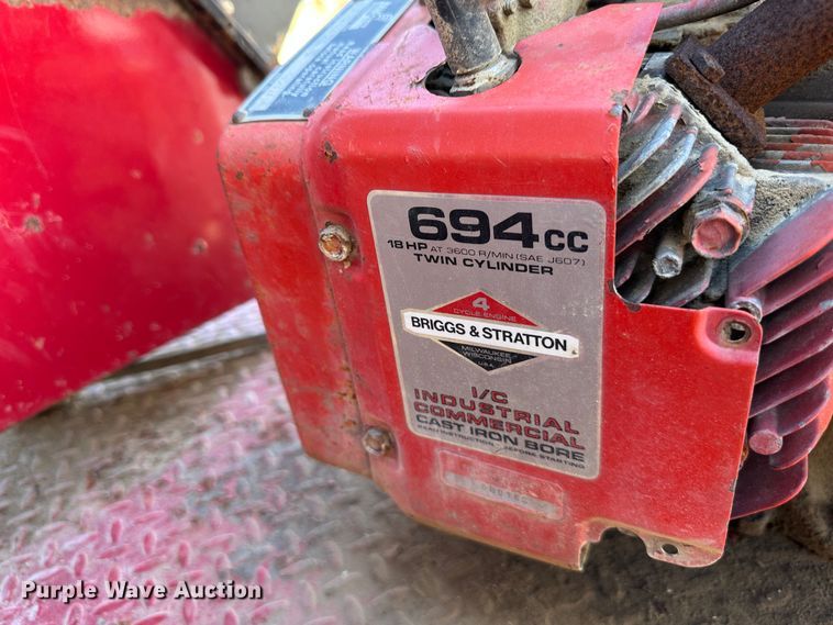 image for item DR6066 1990 International 7100  tank truck