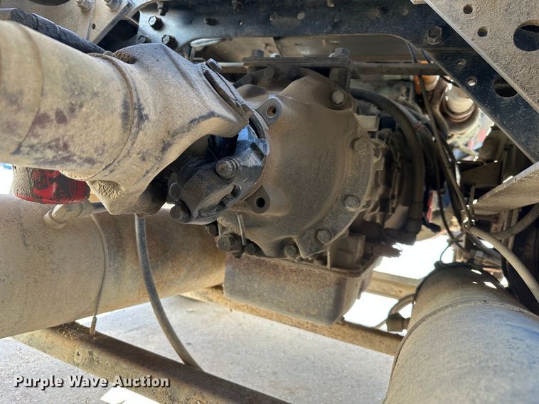 image for item DR6066 1990 International 7100  tank truck