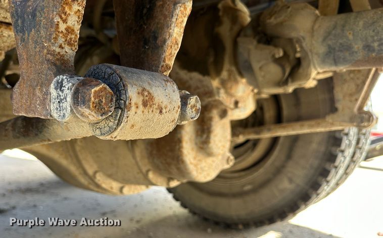 image for item DR6066 1990 International 7100  tank truck