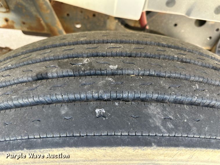 image for item DR6066 1990 International 7100  tank truck