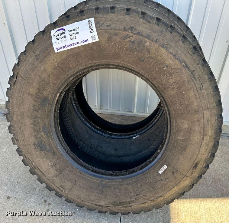 image for item DR6068 (2) 315/80R22.5 Sailun tires