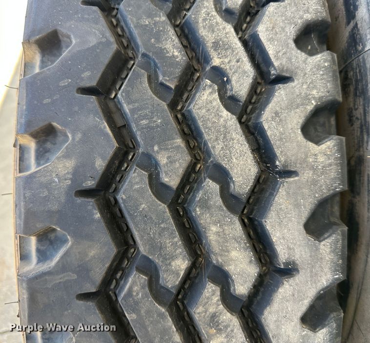 image for item DR6068 (2) 315/80R22.5 Sailun tires