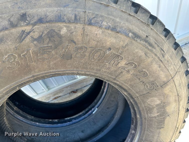 image for item DR6068 (2) 315/80R22.5 Sailun tires