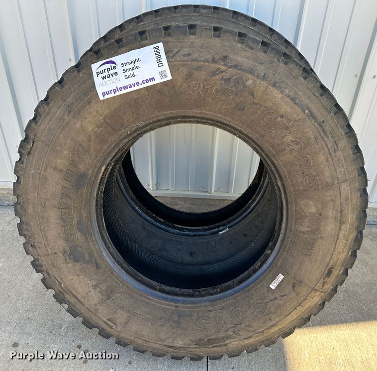 image for item DR6069 (4) 12R22.5 Goodyear tires