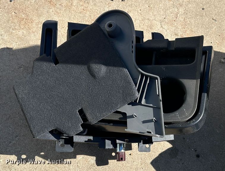 image for item DR6070 Pickup truck parts