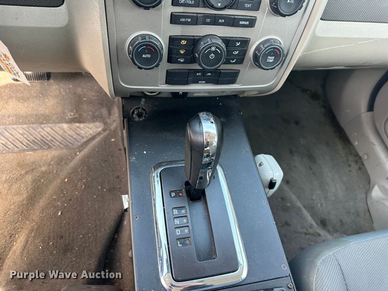 image for item DR6082 2009 Ford Escape Hybrid  SUV