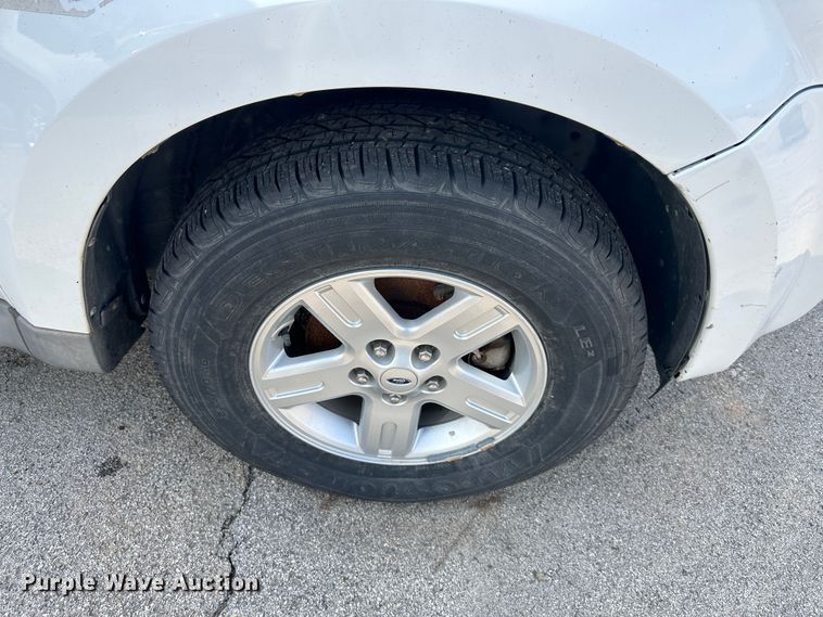 image for item DR6082 2009 Ford Escape Hybrid  SUV