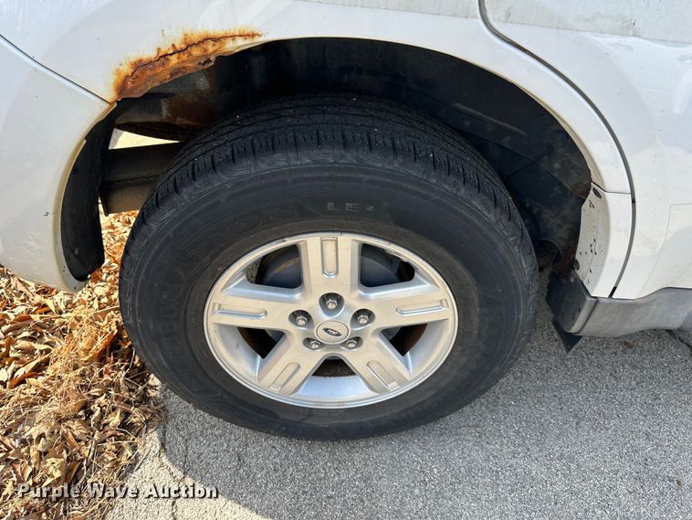 image for item DR6082 2009 Ford Escape Hybrid  SUV