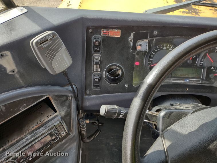 image for item DR8256 2014 Blue Bird Vision  school bus