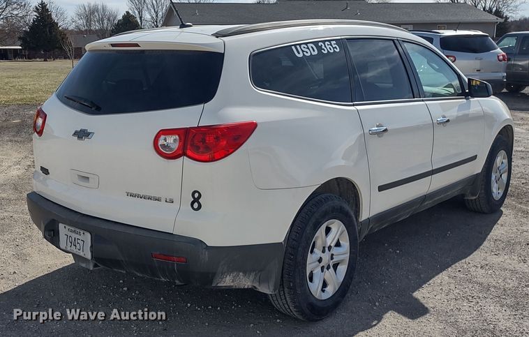 image for item DR8258 2012 Chevrolet Traverse LS  SUV