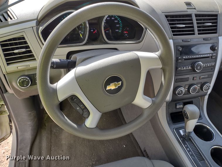 image for item DR8258 2012 Chevrolet Traverse LS  SUV
