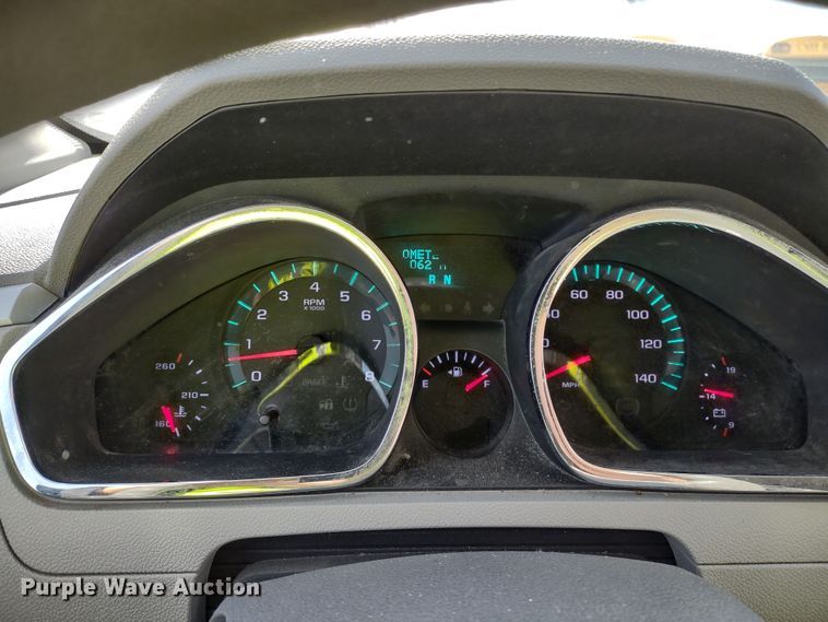 image for item DR8258 2012 Chevrolet Traverse LS  SUV