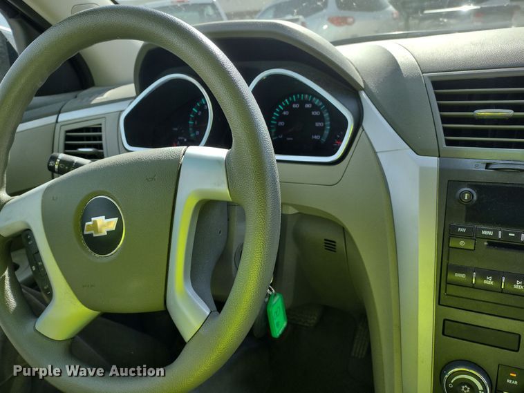 image for item DR8258 2012 Chevrolet Traverse LS  SUV