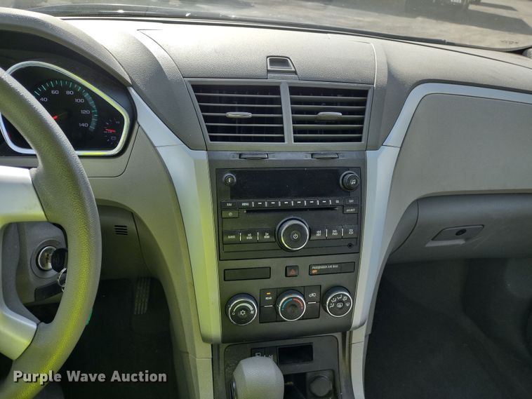 image for item DR8258 2012 Chevrolet Traverse LS  SUV