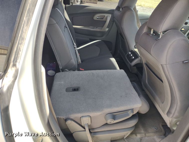 image for item DR8258 2012 Chevrolet Traverse LS  SUV