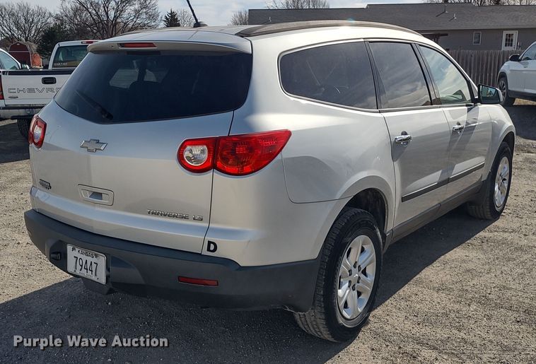 image for item DR8259 2011 Chevrolet Traverse LS  SUV
