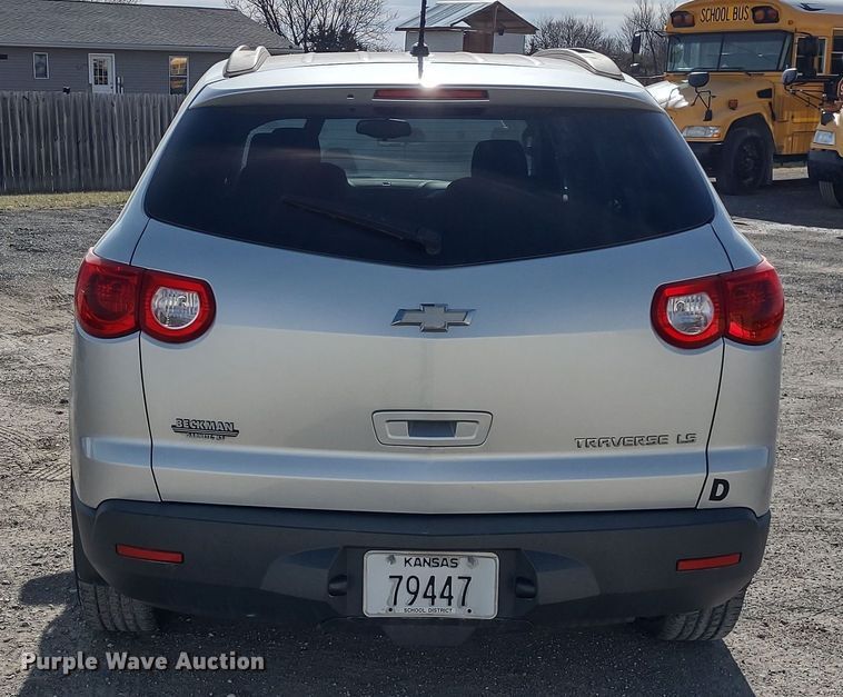 image for item DR8259 2011 Chevrolet Traverse LS  SUV
