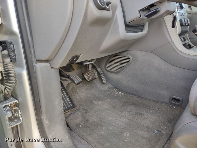 image for item DR8259 2011 Chevrolet Traverse LS  SUV