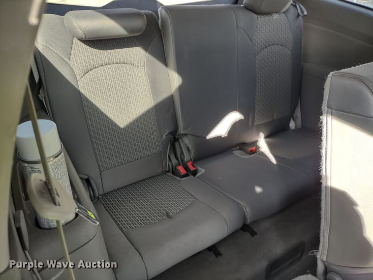 image for item DR8259 2011 Chevrolet Traverse LS  SUV