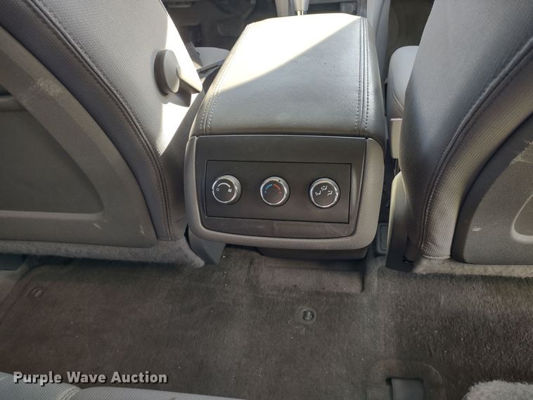 image for item DR8259 2011 Chevrolet Traverse LS  SUV