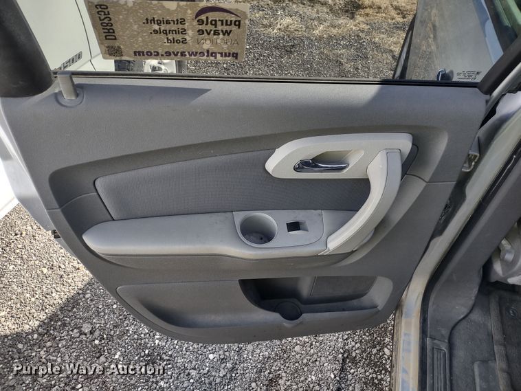 image for item DR8259 2011 Chevrolet Traverse LS  SUV