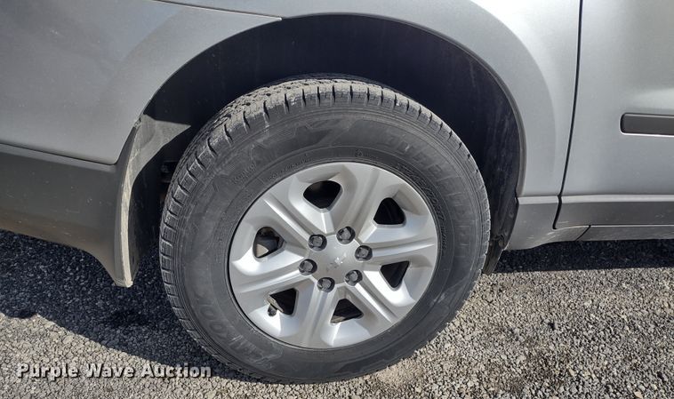 image for item DR8259 2011 Chevrolet Traverse LS  SUV