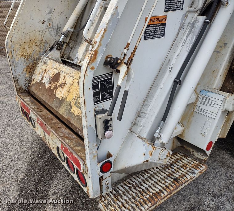 image for item DR8265 2007 Chevrolet C4500  refuse truck