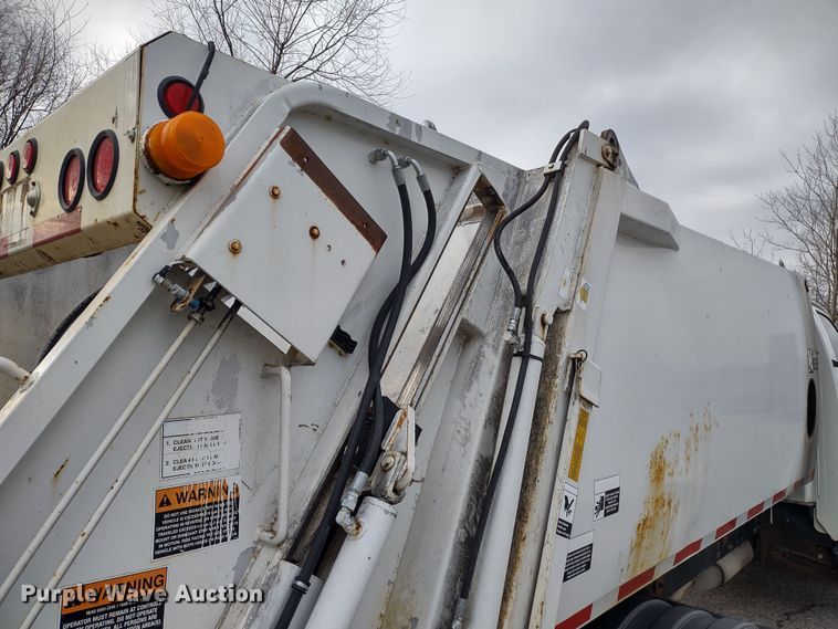 image for item DR8265 2007 Chevrolet C4500  refuse truck