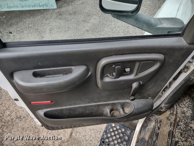 image for item DR8265 2007 Chevrolet C4500  refuse truck