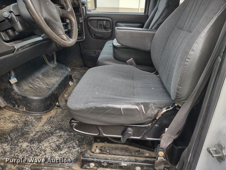 image for item DR8265 2007 Chevrolet C4500  refuse truck