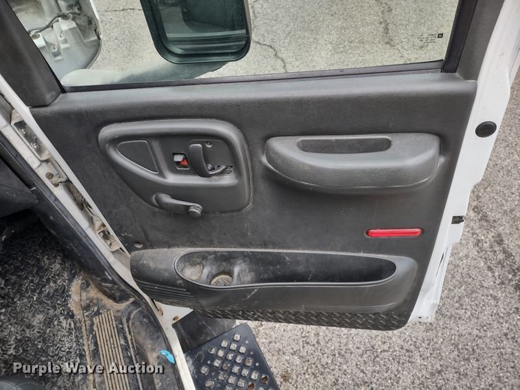 image for item DR8265 2007 Chevrolet C4500  refuse truck