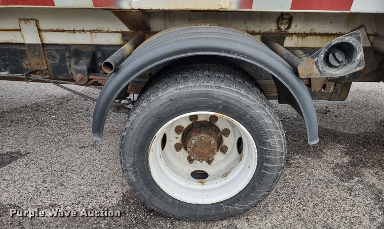 image for item DR8265 2007 Chevrolet C4500  refuse truck