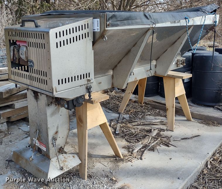 image for item DR8267 Buyers SCH096C  spreader