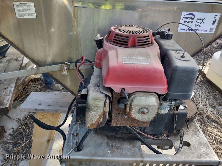 image for item DR8267 Buyers SCH096C  spreader