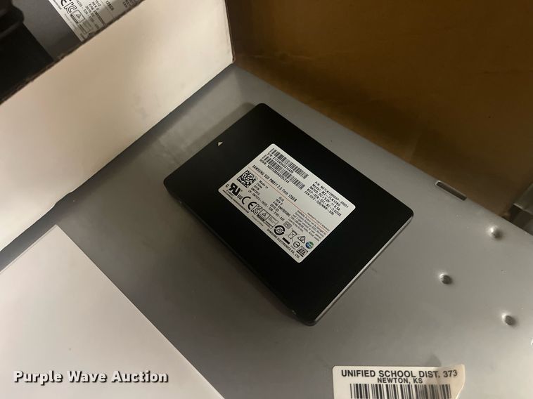 image for item HP9453 (52) Dell Latitude E5550 laptops