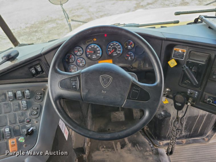 image for item IO9449 2015 IC Corp  school bus