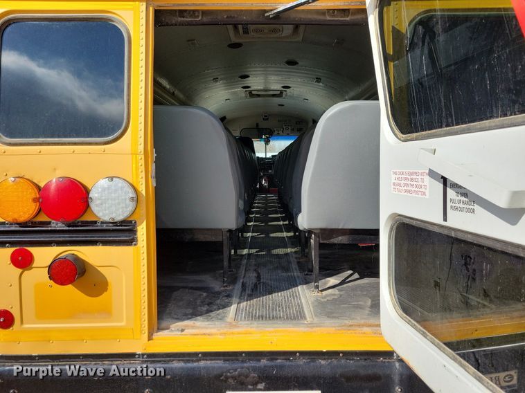 image for item IO9450 2007 Blue Bird Vision  school bus