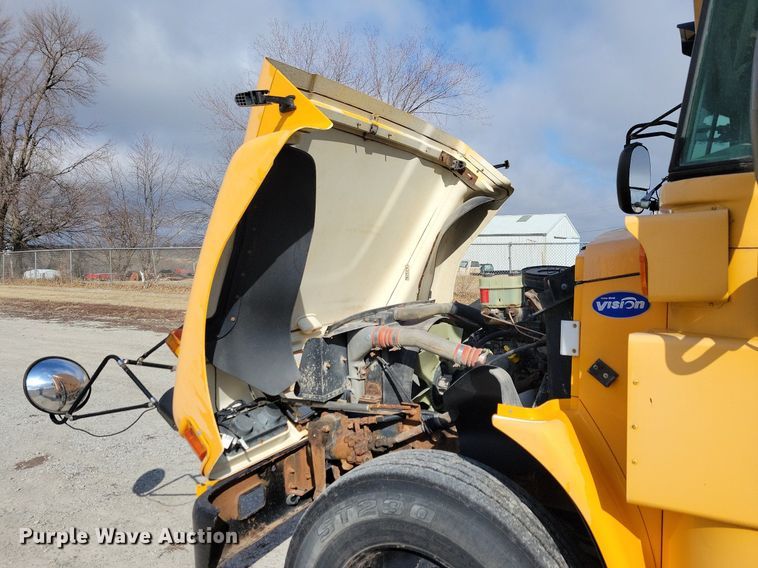image for item IO9450 2007 Blue Bird Vision  school bus