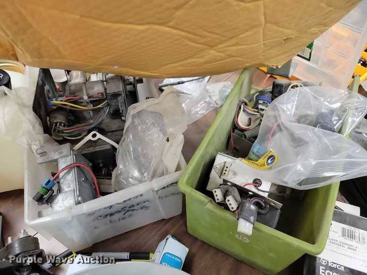 image for item IO9452 Automotive parts and accessories