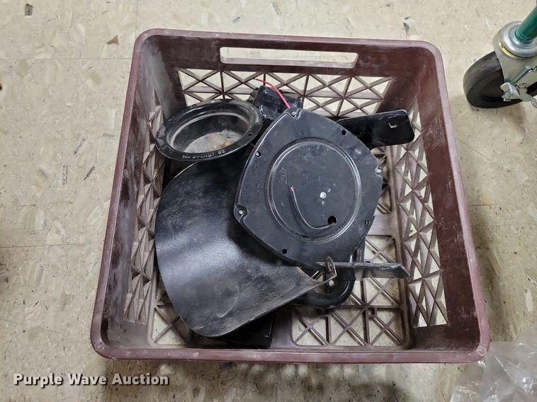 image for item IO9453 Automotive parts and accessories