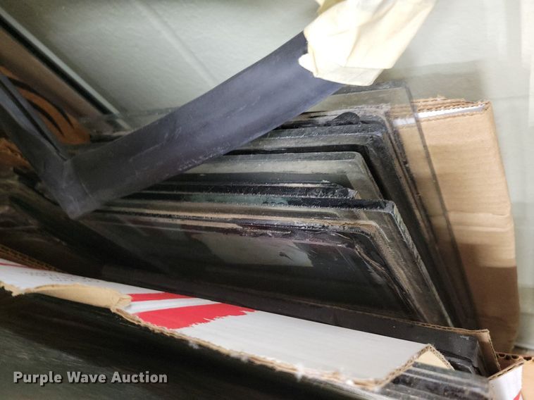 image for item IO9453 Automotive parts and accessories