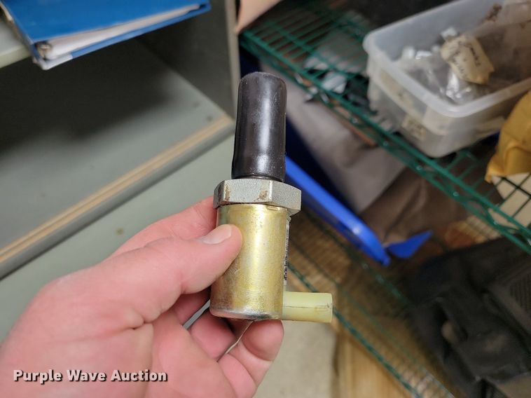 image for item IO9454 Automotive parts and accessories